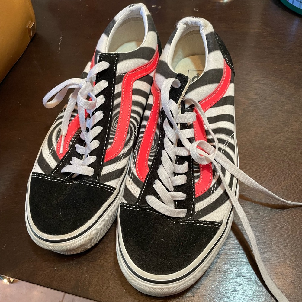 men’s psychedelic vans